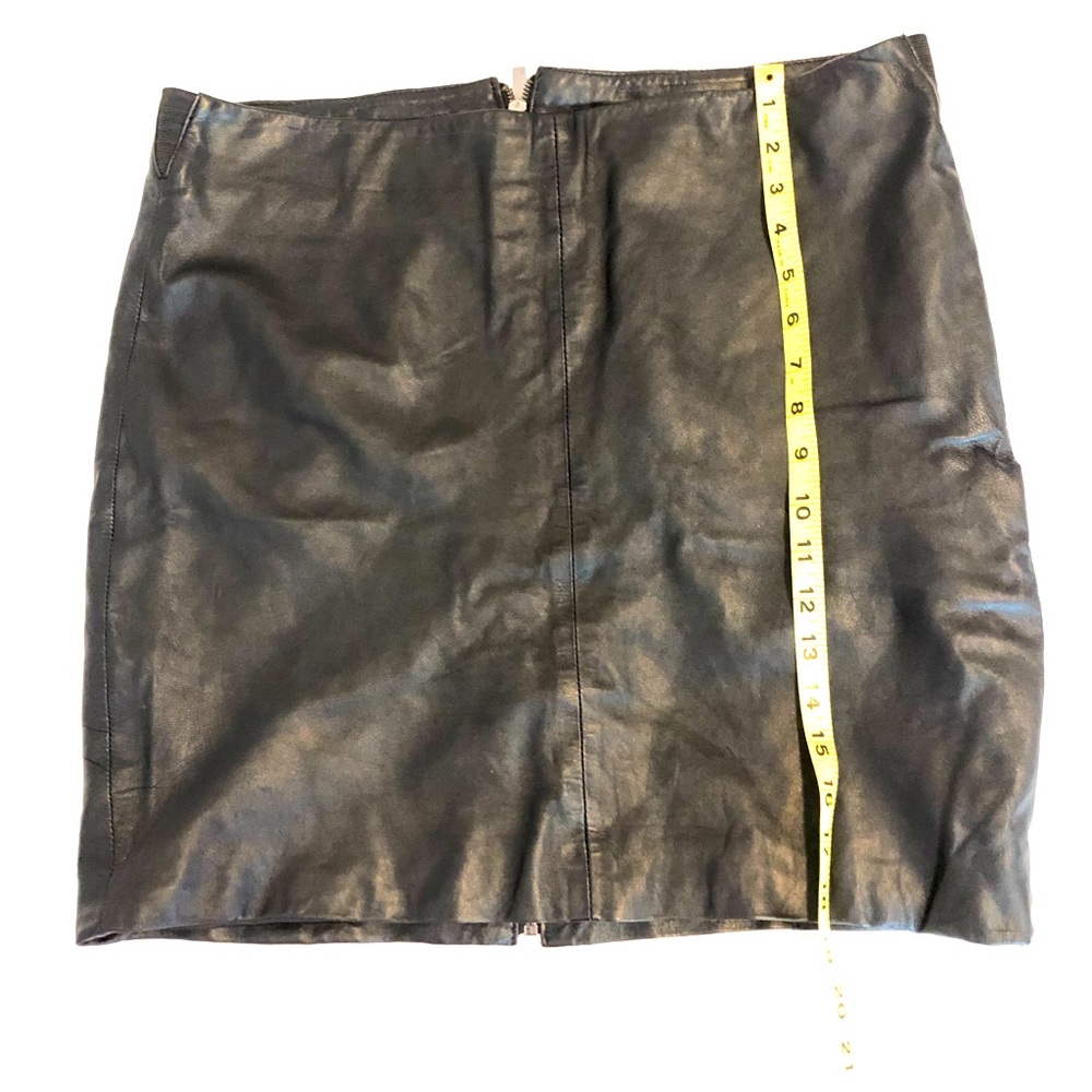 bebe Black leather full zip mini skirt Large